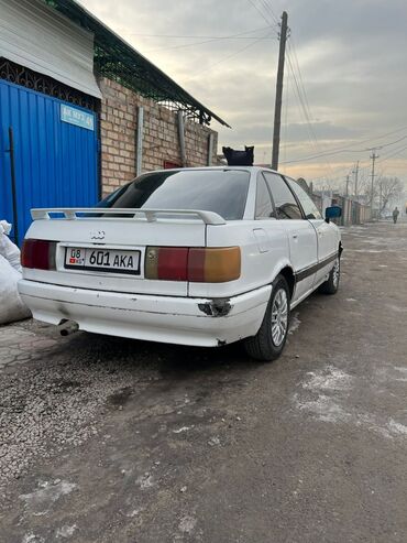 обмен на авто с доплатой: Audi 80: 1989 г., 1.8 л, Механика, Бензин, Седан