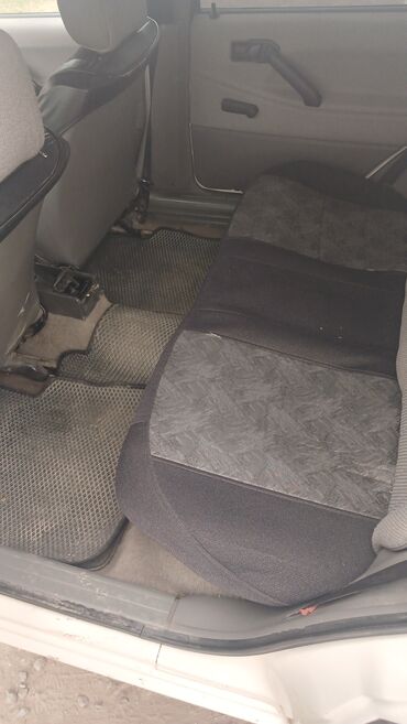 Volkswagen: Volkswagen Passat: 1988 г., Механика, Бензин, Седан at lalafo.kg — 12 Volkswagen: Volkswagen Passat: 1988 г., Механика, Бензин, Седан — 12