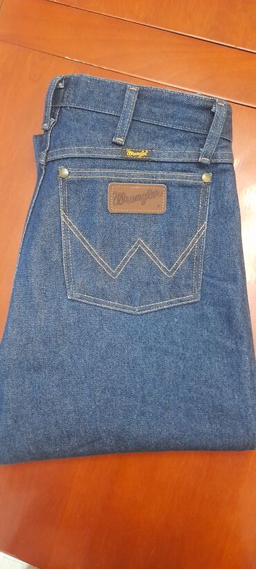 зауженные джинсы для мужчин: Мужские джинсы, 5XL (EU 50), Wrangler, Б/у, цвет - Синий, Самовывоз