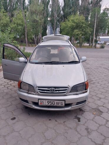 срочно срочно продам машину: Toyota Ipsum: 2000 г., 2 л, Автомат, Газ, Вэн/Минивэн