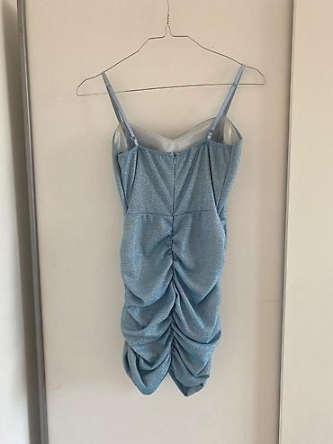 Haljine: Ženska mini haljina sa tankim bretelama, dostupna u više boja: - crna — 19