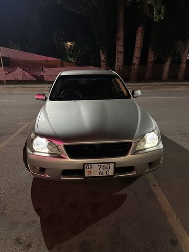 Toyota: Toyota Altezza: 2000 г., 2 л, Автомат, Бензин, Седан — 2