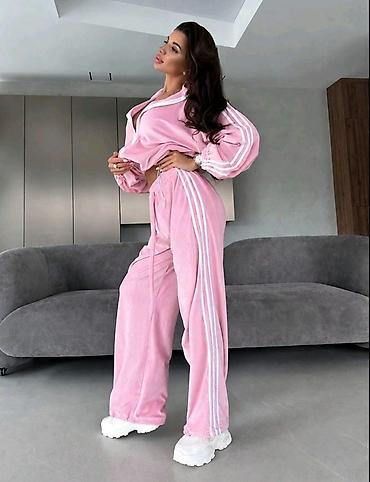Gornji i donji deo: MUST HAVE 🔥 Jesen 2026 Preudobne plišane trenerke Vel: S M L Cena — 9