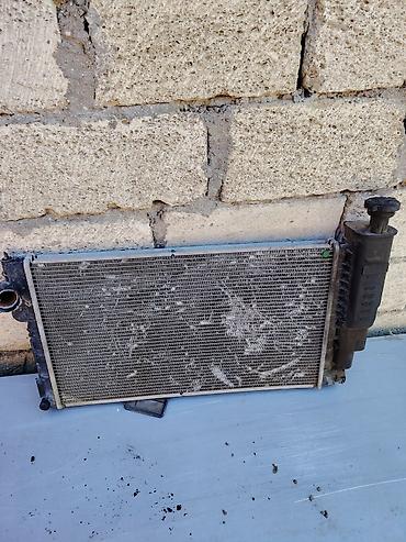 bmw e39 radiator: Məhsul: Avtomobil üçün soyuducu radiator və əlavə hissələr Təsvir: - — 3