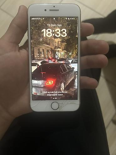 iphone 80: IPhone 8, Qızılı, Qırıq — 2