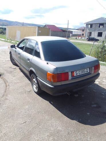 Audi: Audi 80: 1989 г., 1.8 л, Механика, Бензин, Седан