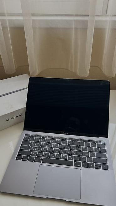 macbook air m4: Apple MacBook Air (Space Gray) – 13" seriyası Xüsusiyyətlər: - 13.3" — 6