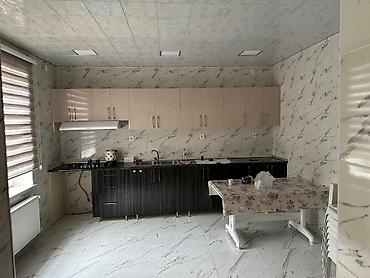 мебель для кухни: Mətbəx mebeli dəsti - Üst şkaflar: açıq ağac tonlarında, bir neçə — 1
