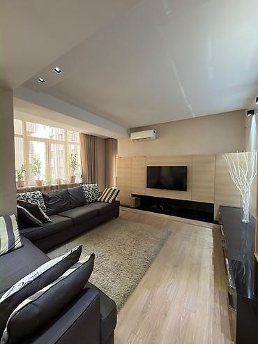 3 комнаты, 117 м², Золотой квадрат Элитка, 3 этаж, Дизайнерский ремонт at lalafo.kg 3 комнаты, 117 м², Золотой квадрат Элитка, 3 этаж, Дизайнерский ремонт