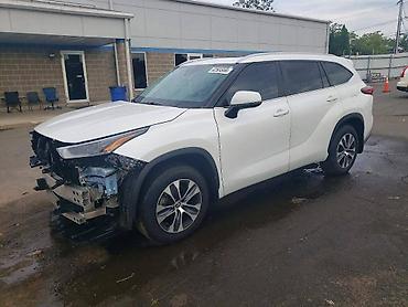 highland: Toyota Highlander: 2023 г., 2.4 л, Автомат, Бензин — 3