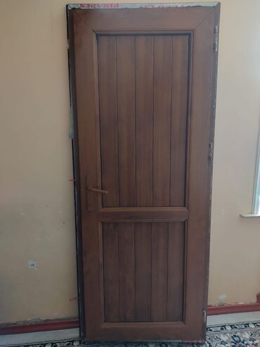 ikinci əl ev qapısı: Пластиковая дверь