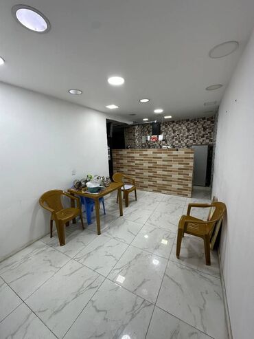 Digər kommersiya daşınmaz əmlakı: Asan xidmata va bazar stora yaxln abyekt icaraya verilir ickiya va — 9