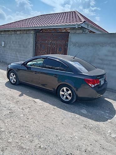 cevrolet cruz: Chevrolet Cruze LT sedan - Kuzov: sedan, qara rəng - Nömrə: 99-FX-221 — 3