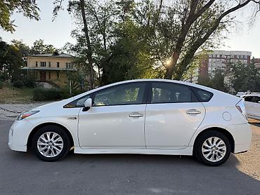 corolla 2018: Toyota Prius: 2014 г., Гибрид, Лифтбек — 4