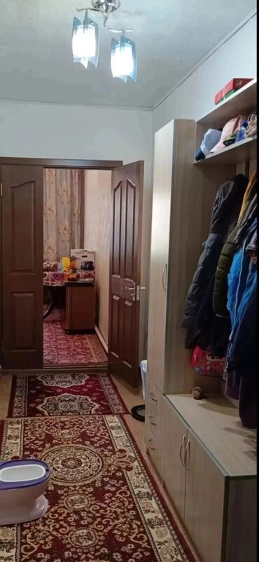 сдаю дом под квартиру: 70 м², 4 комнаты, Парковка, Забор, огорожен