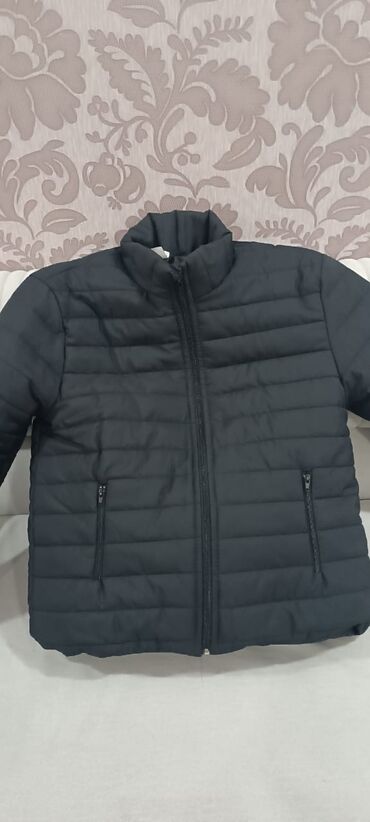 Женская одежда: Женская куртка 2XL (EU 44), цвет - Черный