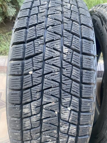 Шины: Шины 225 / 65 / R 17, Зима, Б/у, Комплект, Легковые, Япония, Bridgestone