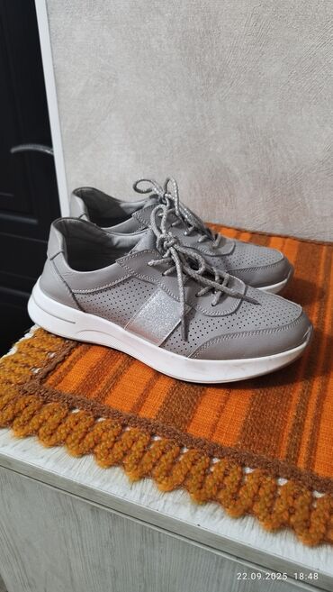 Women's Sneakers and athletic shoes: Женские повседневные кроссовки, серые - Материал верха: мягкая