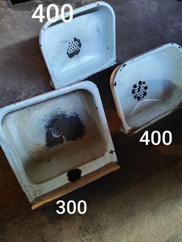 Шифоньеры: Шифоньер с антресолью большой 3 створчатый, разная мебель б/у. Район — 22