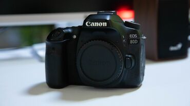 Fotokameralar: Canon 80D İdeal vəziyyətdədir. Heç bir problemi yoxdur. Aparata C log