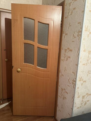 двери с двух сторон из бельгии: Межкомнатная дверь со стеклом, цвет - Коричневый, x 70 см