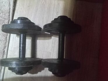 гантели со съемными блинами: Продаются гантели весом 8 кг каждый. Срочно!