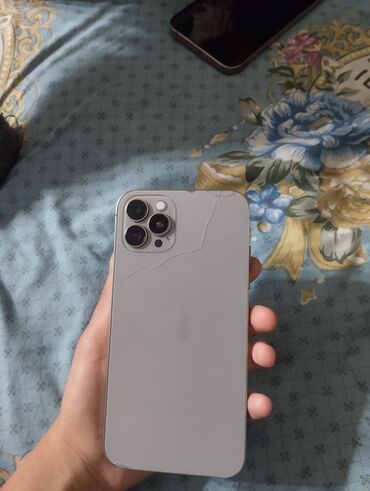 Apple iPhone: IPhone 11, 64 GB, Gümüşü, Qırıq