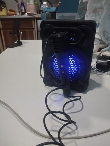 qarmon mikrafonu: Б/у Genius Колонка, Тип - Bluetooth, цвет - Черный