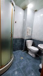 Uzunmüddətli kirayə mənzillər: Oz evimdir .m 8nsaatcilarin yani.baku molun arxasidir.makler qarwi — 11