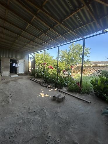 sekide satilan evler 2025: Hovsan kendde 3 otaqli ev satisa cixdi. sahesi 4 sotdur. geniş heyeti — 8