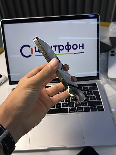 телефон на кридит: IPhone 13 Pro, Б/у, 256 ГБ, Золотой, Зарядное устройство, Защитное стекло, Чехол, В рассрочку, 93 % — 3