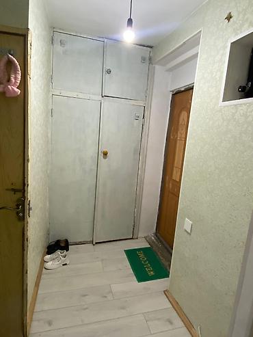 Mənzillər: Ev Qarayev metrosuna yaxın 5 mərtəbəli binanın 4 cü mərtəbəsində — 4