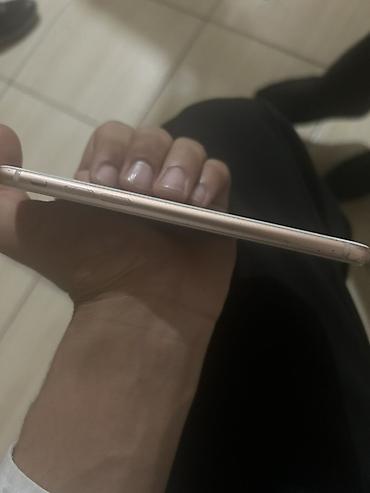 iphone 80: IPhone 8, Qızılı, Qırıq — 6