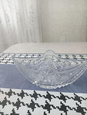 Qab-qacaq və mətbəx ləvazimatları: Qızılı naxışlı masa dəsti – 3 hissə + kəsimli şüşə meyvə qabı + — 3