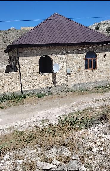 Daş ev – kənd üslubunda tikili - Divarlar: təbii daşdan hörgü, möhkəm