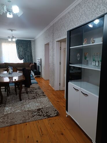 Köhnə tikili: Ramana savxoz yola yaxın bolluq marketin yanı, 4 böyük otağ kombi — 9