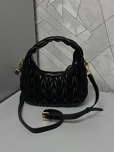 Сумки: Сумка под miu miu Особенности: - Компактная форма хобо - Плетеная — 3