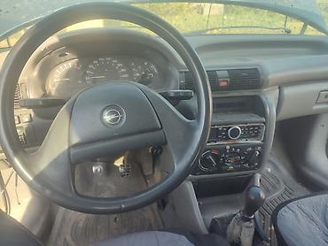 ешка е 303: Opel Astra: 1993 г., Механика, Бензин, Универсал — 6