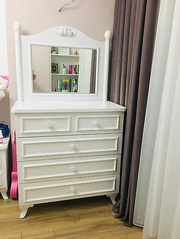 gül refi: Uşaq/yeniyetmə otağı üçün klassik ağ mebel dəsti Dəst tərkibi: - — 3