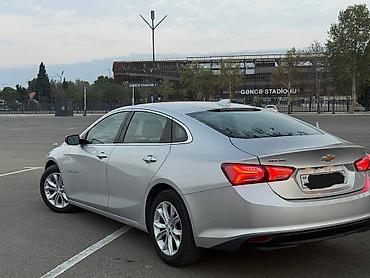 malibu spoiler: Chevrolet Malibu – gümüş rəngli, geniş və komfortlu sedan — 3