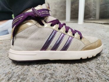 Women's Sneakers and athletic shoes: 37.5 — 9