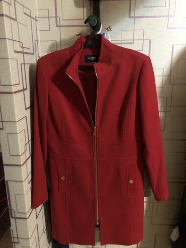 palto qara: Palto XL (EU 42), rəng - Qırmızı