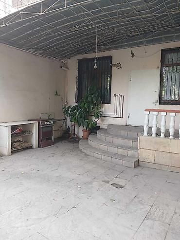 heyet evi bine: Bakı, 8-ci kilometr, 5 otaqlı, Köhnə tikili, m. Xalqlar Dostluğu, 120 kv. m — 9