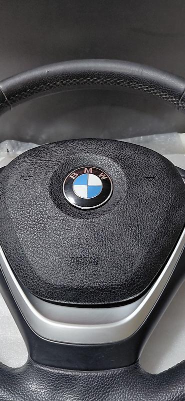 toy dekor: BMW üçün çoxfunksiyalı sükan çarxı. Qara rəngdədir və gümüşü dekor — 2