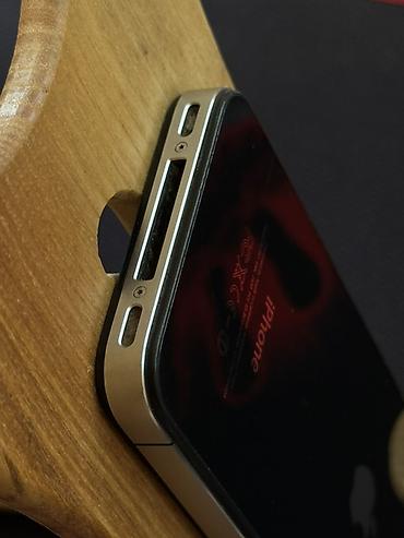 Apple iPhone: IPhone 4, 16 GB, Qara — 6