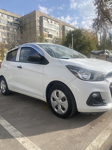 машина россия номер: Chevrolet Spark: 2017 г., 1 л, Автомат, Бензин, Хэтчбэк — 2