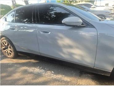 byd e1: BMW 5 series: 2026 г., Седан — 4
