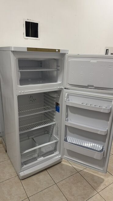 буу утук: Муздаткыч Indesit, Эки камералуу, De frost (тамчы)