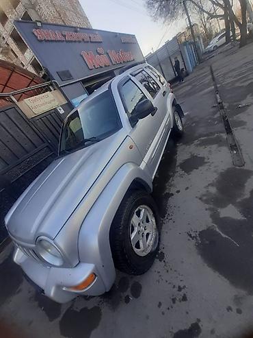 передок: Jeep Cherokee: 2003 г., 2.8 л, Автомат, Дизель, Внедорожник — 10