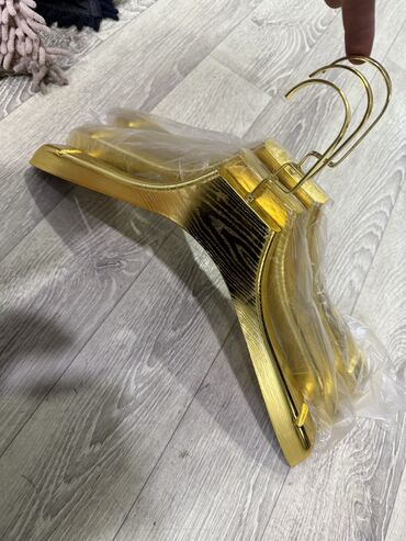 Вешалки, плечики: Вешалки, плечики, Новый, Платная доставка — 10